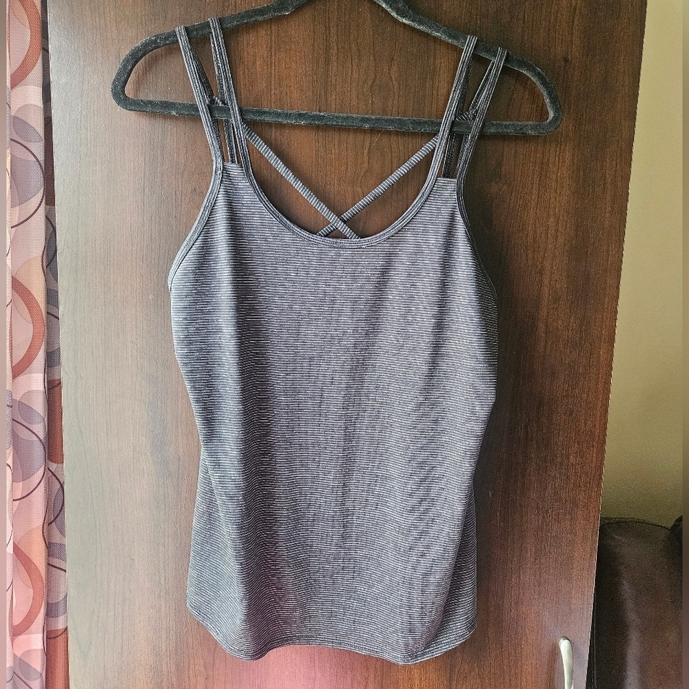 Old Navy Women's Gray Strappy Tank Top - Breathable Everyday Layer Size Medium